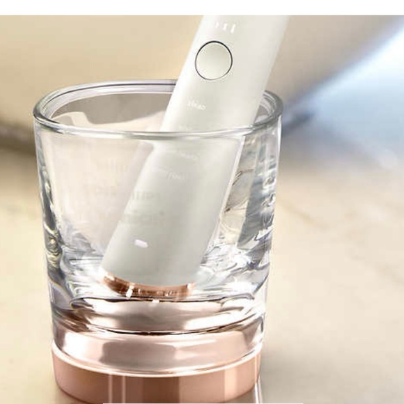 Philips Sonicare DiamondClean  White/Rose gold Rechargeable Toothbrush  (A6) - Picture 2 of 14